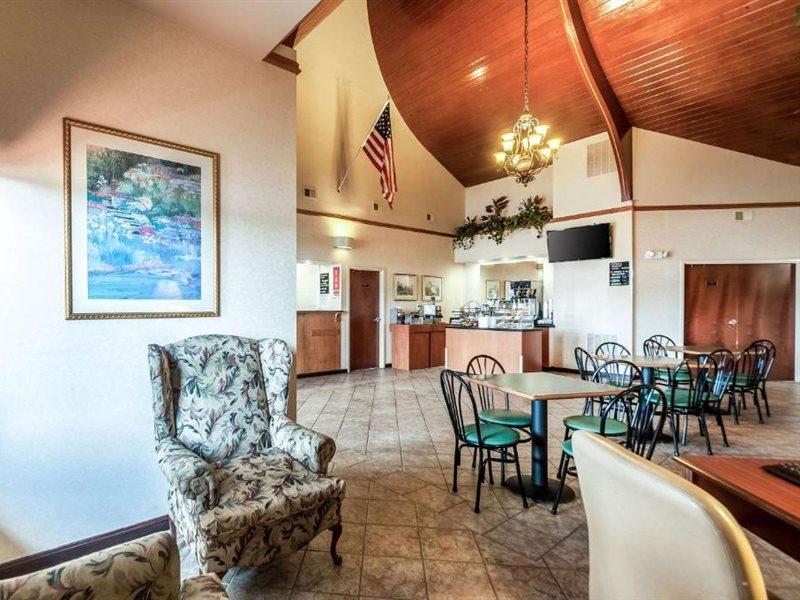 Econo Lodge Inn & Suites Middletown Esterno foto