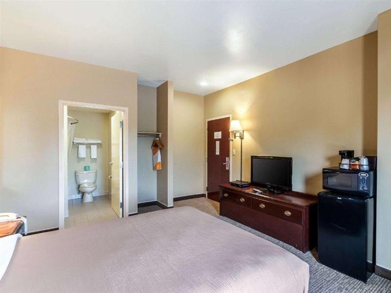 Econo Lodge Inn & Suites Middletown Esterno foto