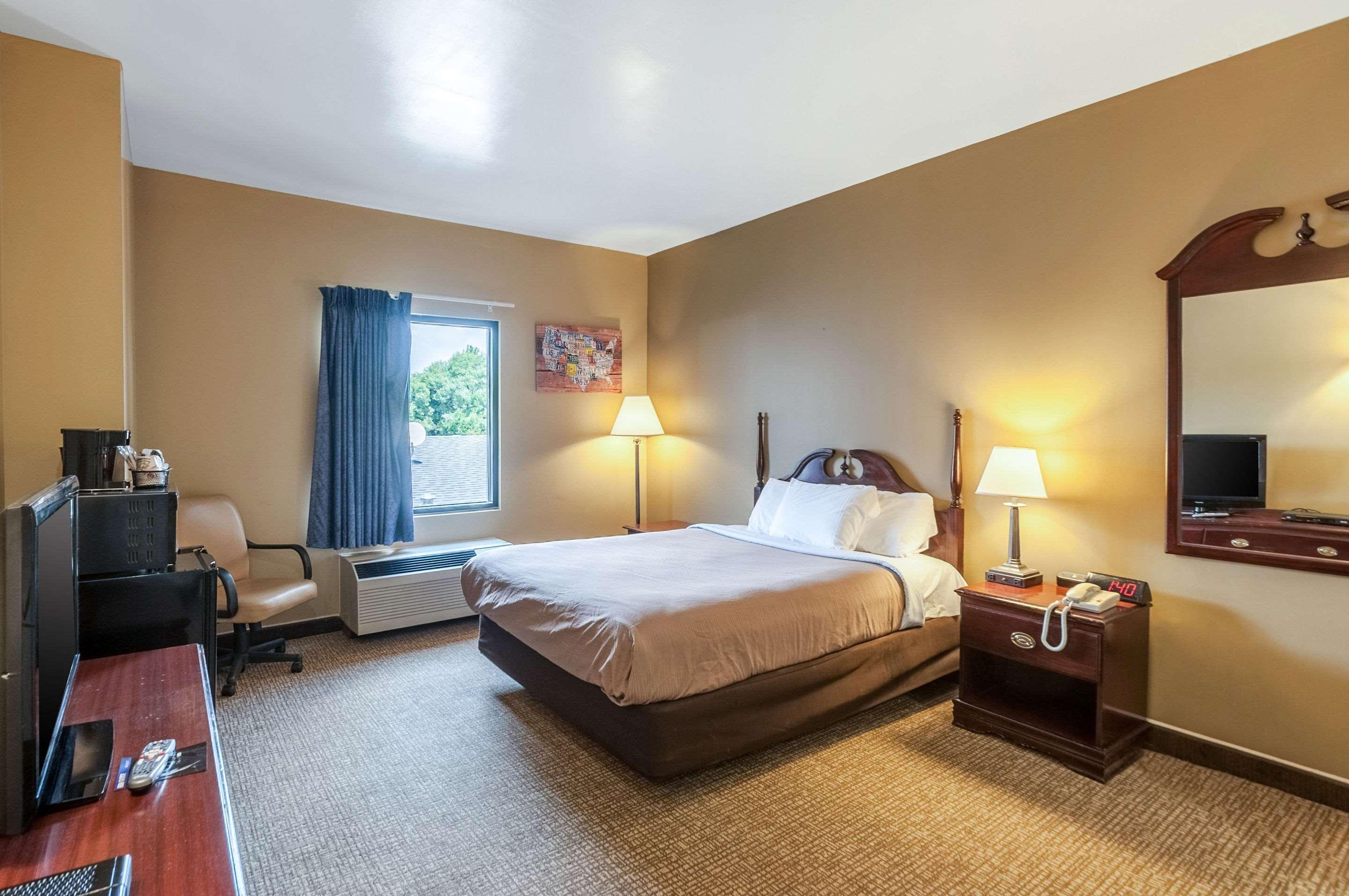 Econo Lodge Inn & Suites Middletown Esterno foto