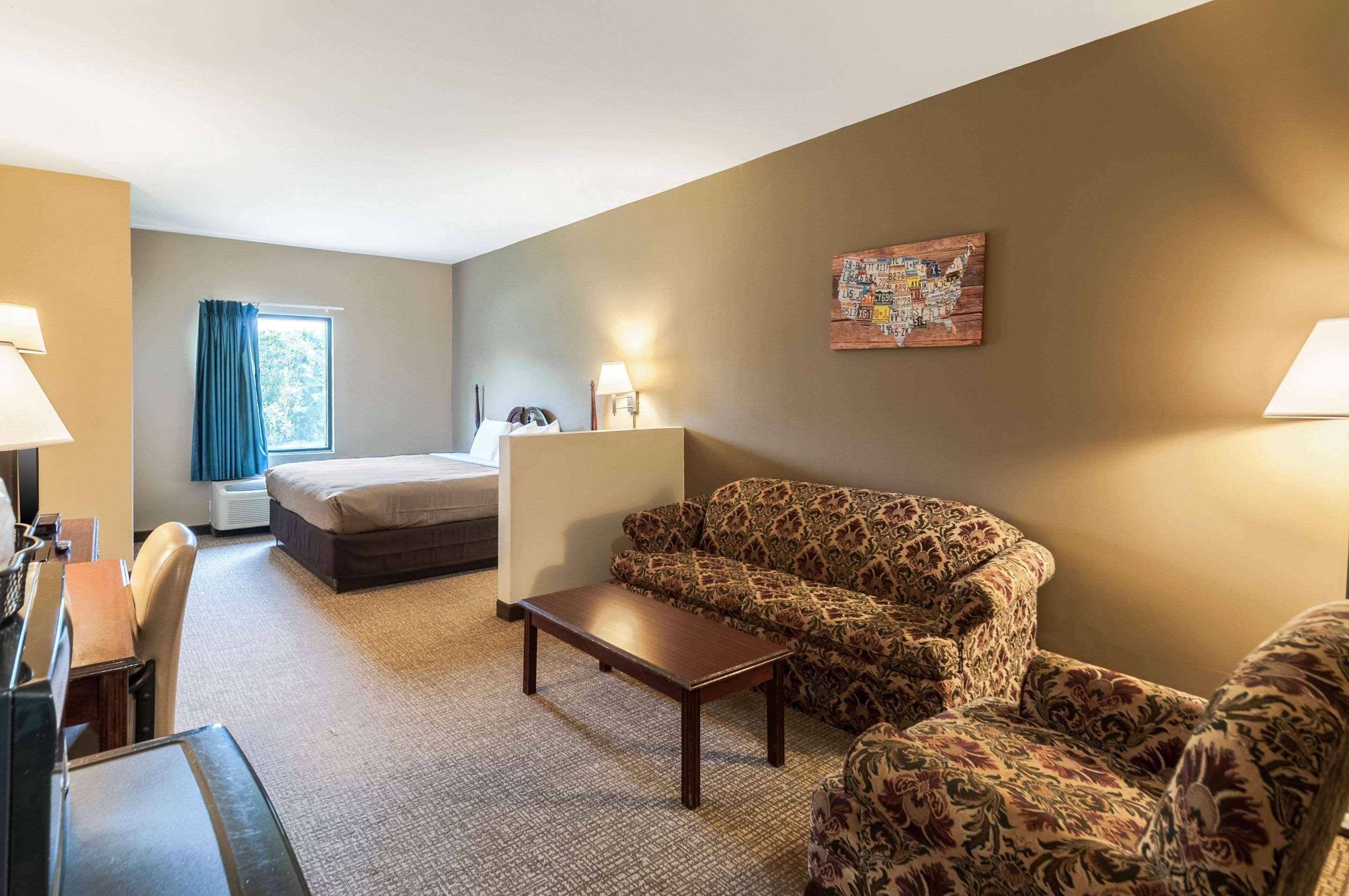 Econo Lodge Inn & Suites Middletown Esterno foto