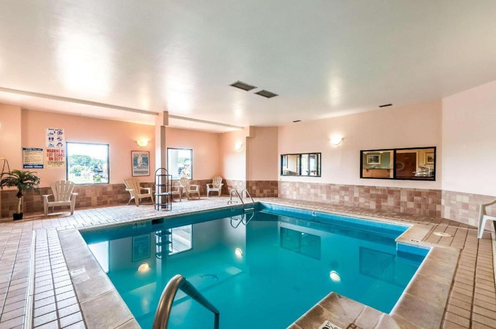 Econo Lodge Inn & Suites Middletown Esterno foto